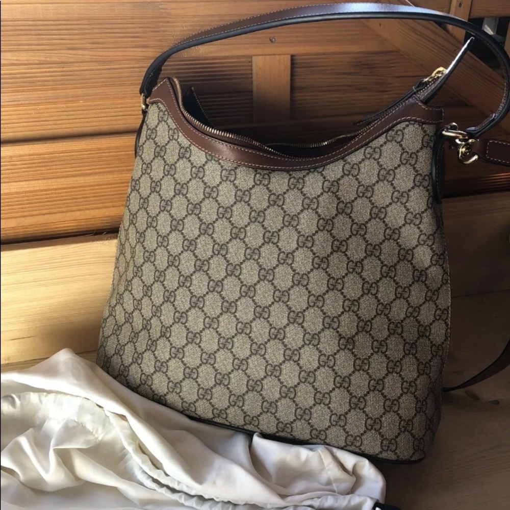 Gucci GG supreme